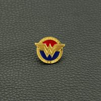 1_Wonder-Woman-brooch-Classic-Gold-Color-Badge-pins-Justice-League-Superhero-Diana-Enamel-lapel-pin-Brooches
